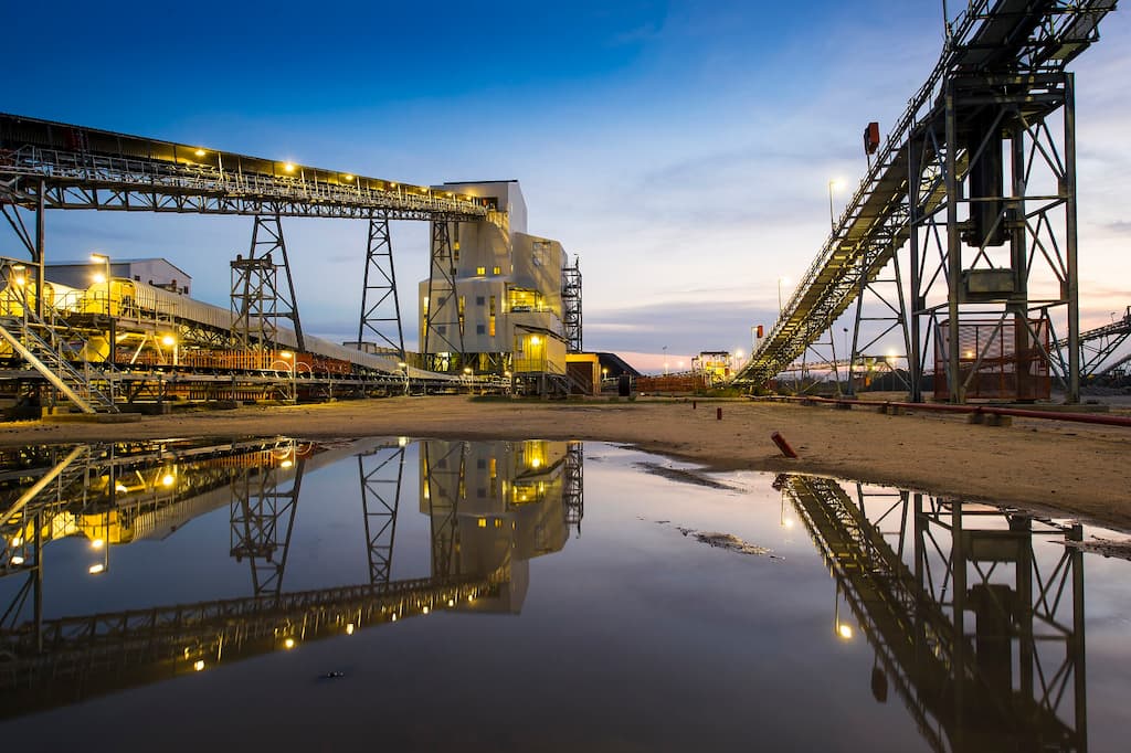 Karowe processing at dusk